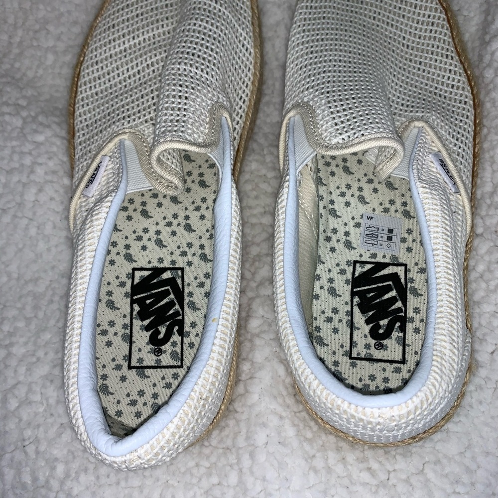 Vans - Picture 2 of 4